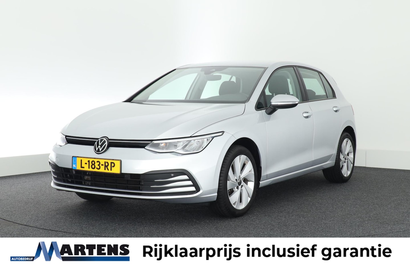 Volkswagen Golf - 1.0 TSI 110pk Life Navigatie Cruise Control Parkeersensoren - AutoWereld.nl