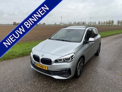 BMW 2-serie Active Tourer - 218i High Executive Edition Panoramadak Camera Trekhaak Enz