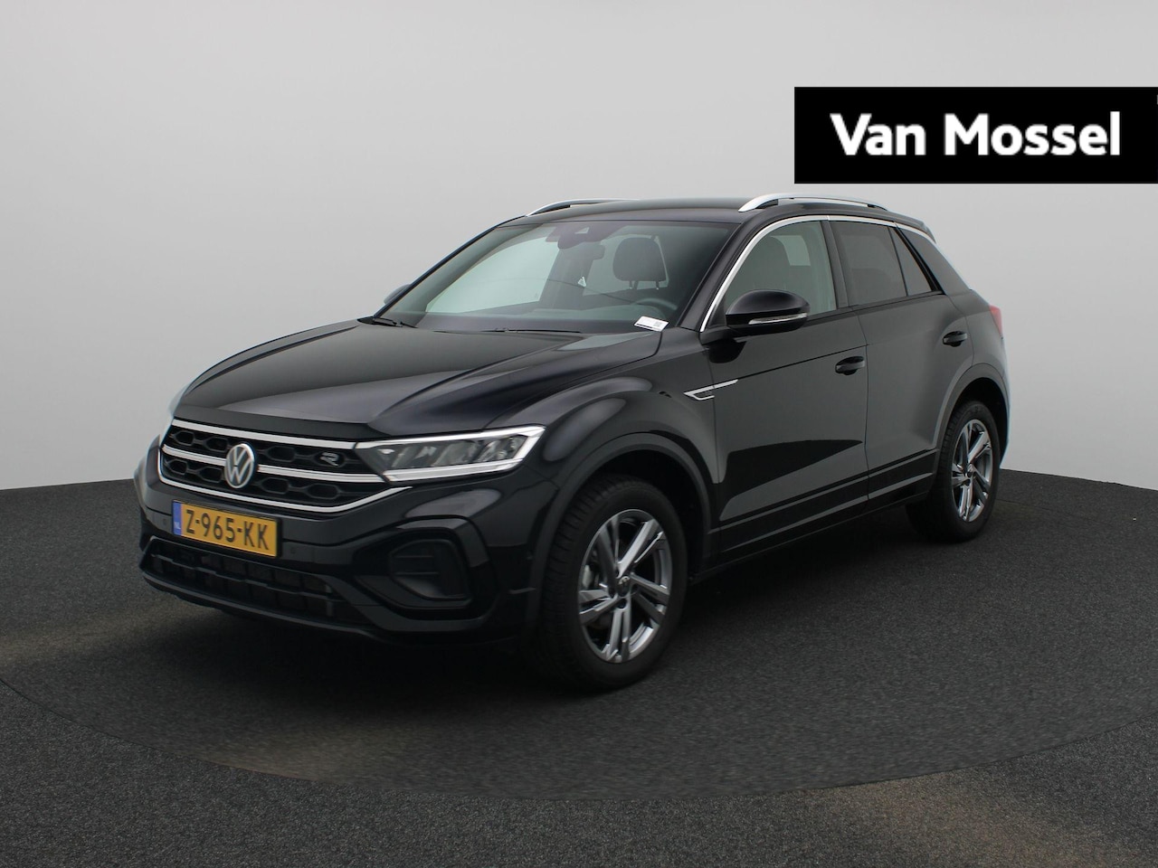 Volkswagen T-Roc - 1.5 TSI R-Line 17 inch velgen | Automaat | Stoelverwarming | Trekhaak | Achteruitrijcamera - AutoWereld.nl