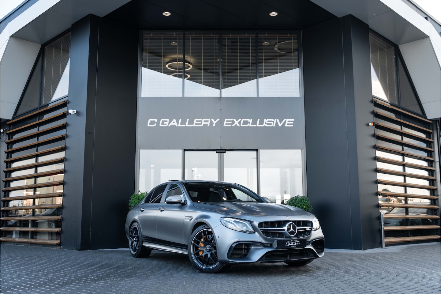 Mercedes-Benz E-klasse - AMG E63 S 4MATIC Premium Plus Edition 1 - Ceramic l Panorama l Luchtvering - AutoWereld.nl