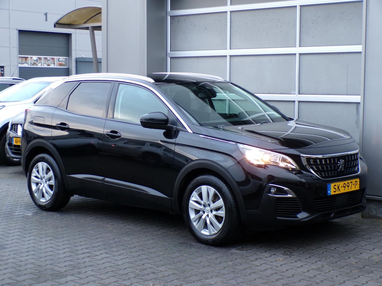 Peugeot 3008 - 1.2 PureTech Blue Lease Executive|Navi|Cruise - AutoWereld.nl