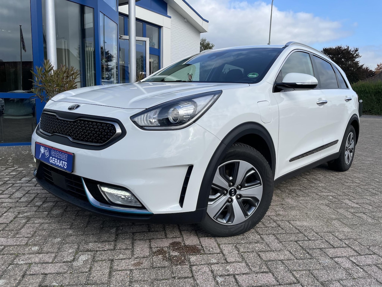 Kia Niro - 1.6 GDi PHEV DynamicLine | Navigatie, Parkeersensoren en camera, Adaptive Cruise controle, - AutoWereld.nl