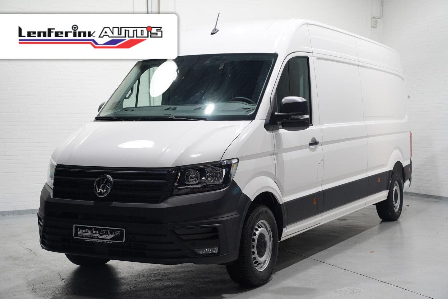 Volkswagen Crafter - 2.0 TDI 140 pk L4H3 Airco, Cruise Control Geveerde Stoel, PDC V+A, 3-Zits, Nieuw ongebruik - AutoWereld.nl