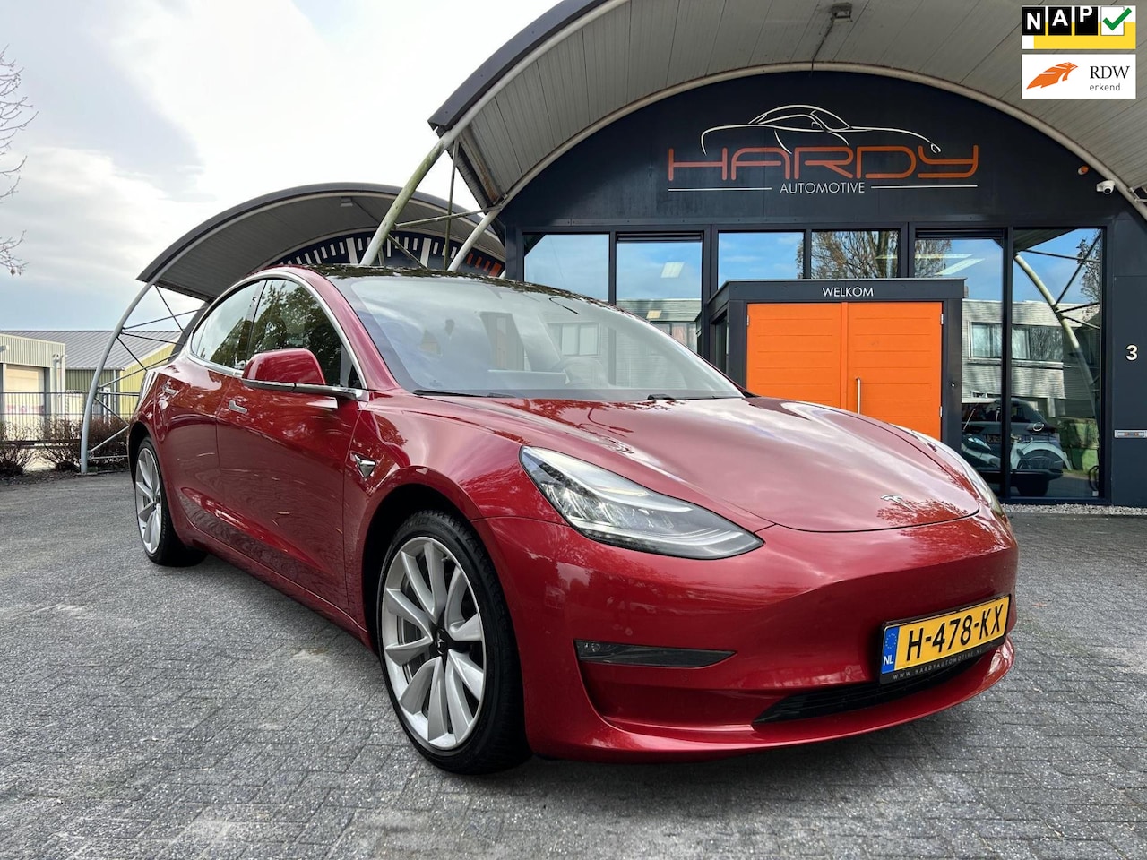 Tesla Model 3 - Long Range RWD Long Range AWD 75 kWh 87% SOH Trekhaak (1.000kg) Rijklaarprijs! - AutoWereld.nl