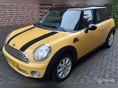 MINI Cooper - 1.6 FRAAI EN SPORTIEF NIEUWE DISTRIBUTIE
