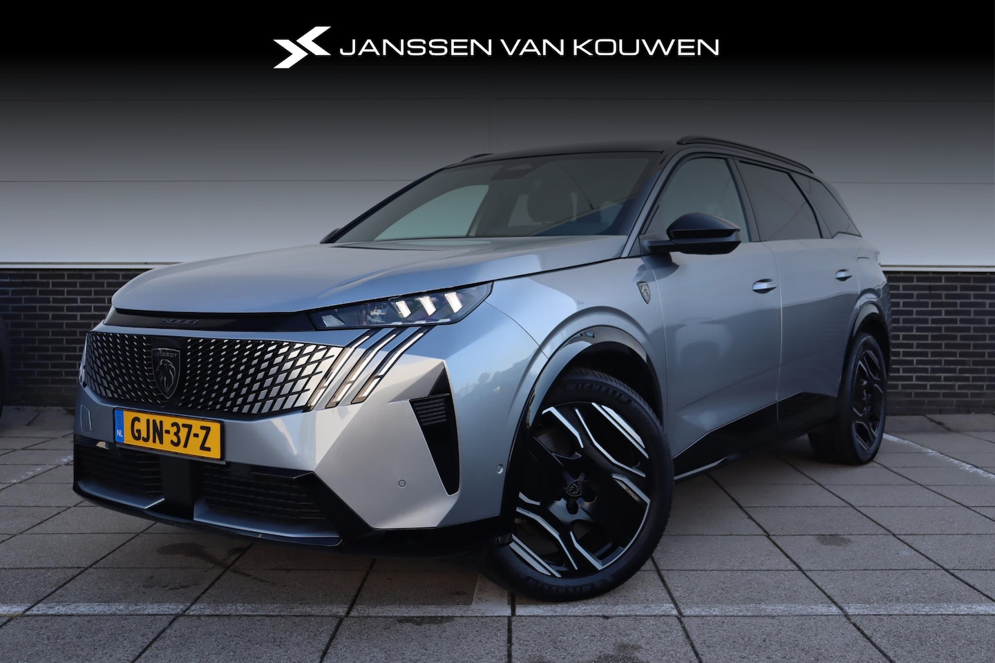 Peugeot e-5008 - GT 73 kWh * Stuur/Stoelverwarming * Navigatie * 360-Camera * Dodehoek * Apple Carplay * - AutoWereld.nl