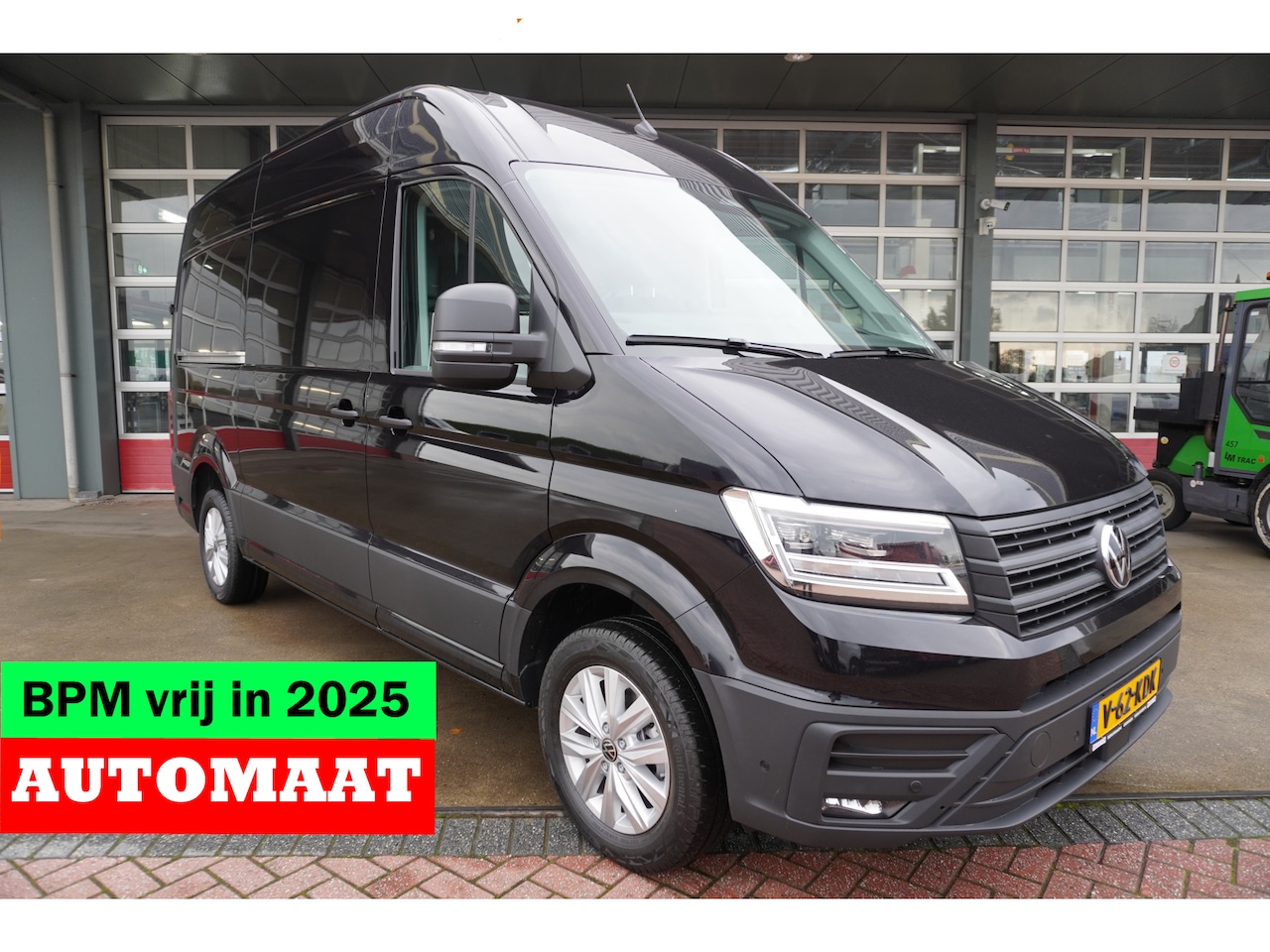 Volkswagen Crafter - 30 2.0 TDI 141PK L3H3 Exclusive Automaat Climate | Adap.Cruise | Navi | Camera - AutoWereld.nl