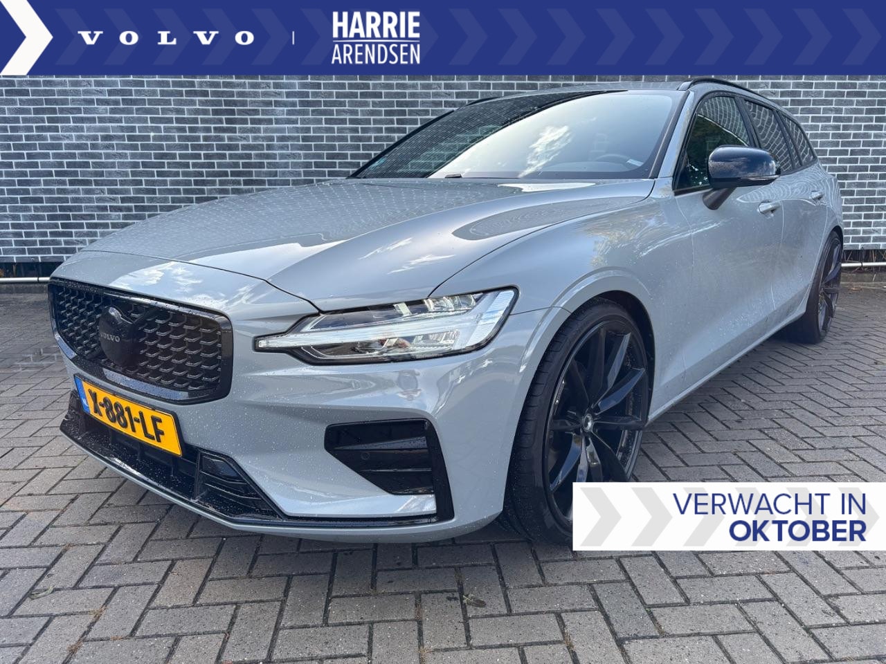 Volvo V60 - 2.0 B4 Plus Dark | Heico Sportiv velgen | Panoramadak | Achteruitrijcamera | Harman Kardon - AutoWereld.nl