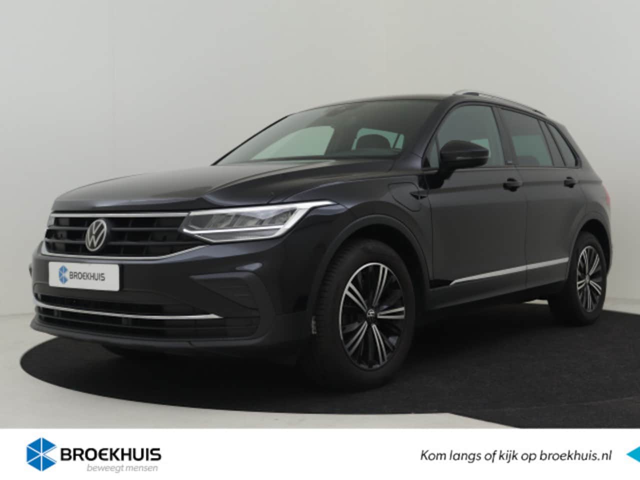 Volkswagen Tiguan - 1.4 TSI eHybrid 245pk | Head up display | Stoelverwarming l Extra getinte ramen | Adaptief - AutoWereld.nl