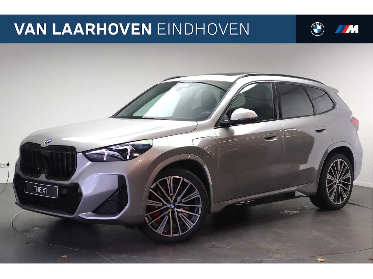 BMW X1 - xDrive30e High Executive M Sport Automaat / Panoramadak / Trekhaak / Sportstoelen / Adapti - AutoWereld.nl