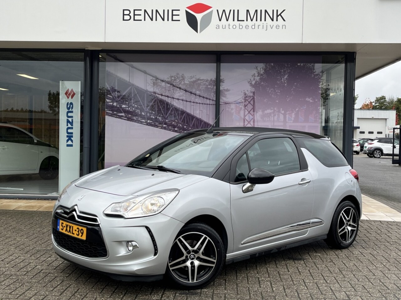 Citroën DS3 Cabrio - 1.2 VTi So Chic 1.2 VTi So Chic - AutoWereld.nl