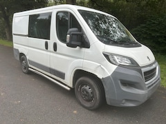 Peugeot Boxer - 330 2.0 BlueHDI L1H1 Premium Pack DC 6P 2017