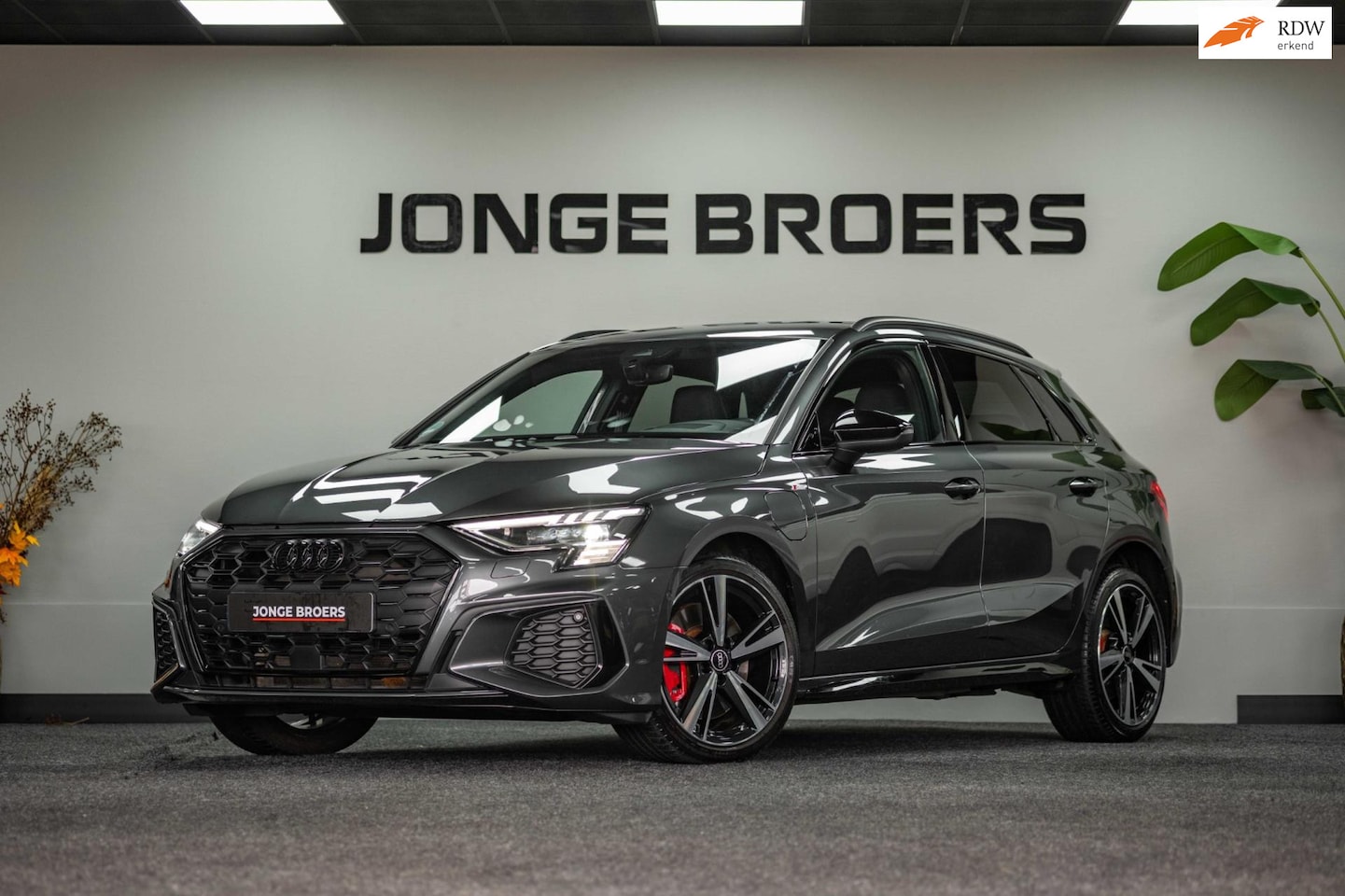 Audi A3 Sportback - 45 TFSI e S edition Competition |Matrix|RS-seats|Hud|ACC - AutoWereld.nl