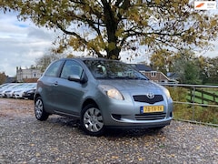 Toyota Yaris - 1.0 VVTi Sol | met Airco nu €2.450,