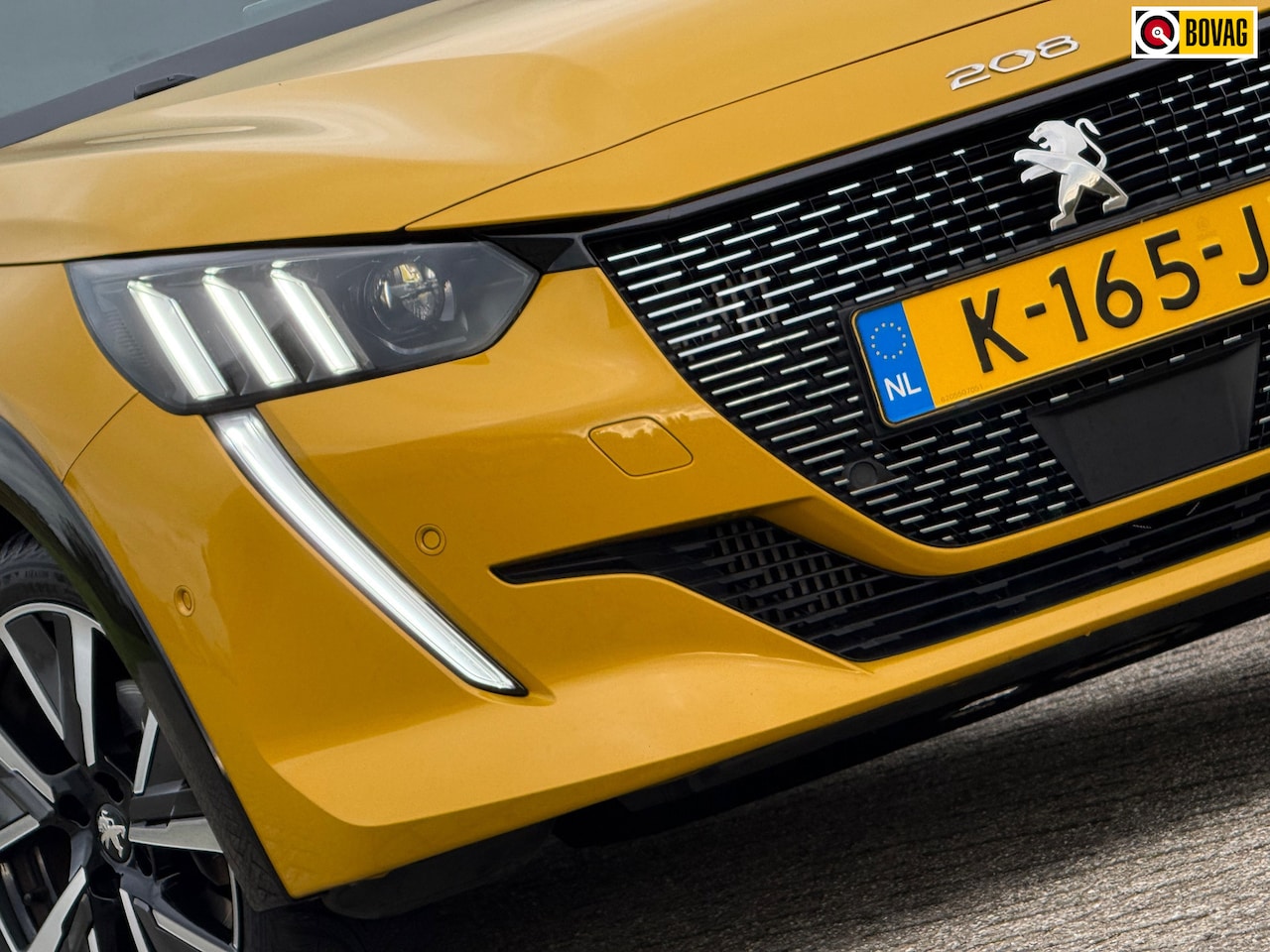 Peugeot 208 - 1.2 PureTech GT-Line - Jaune Faro - Panorama/3D Dash/Carplay - AutoWereld.nl
