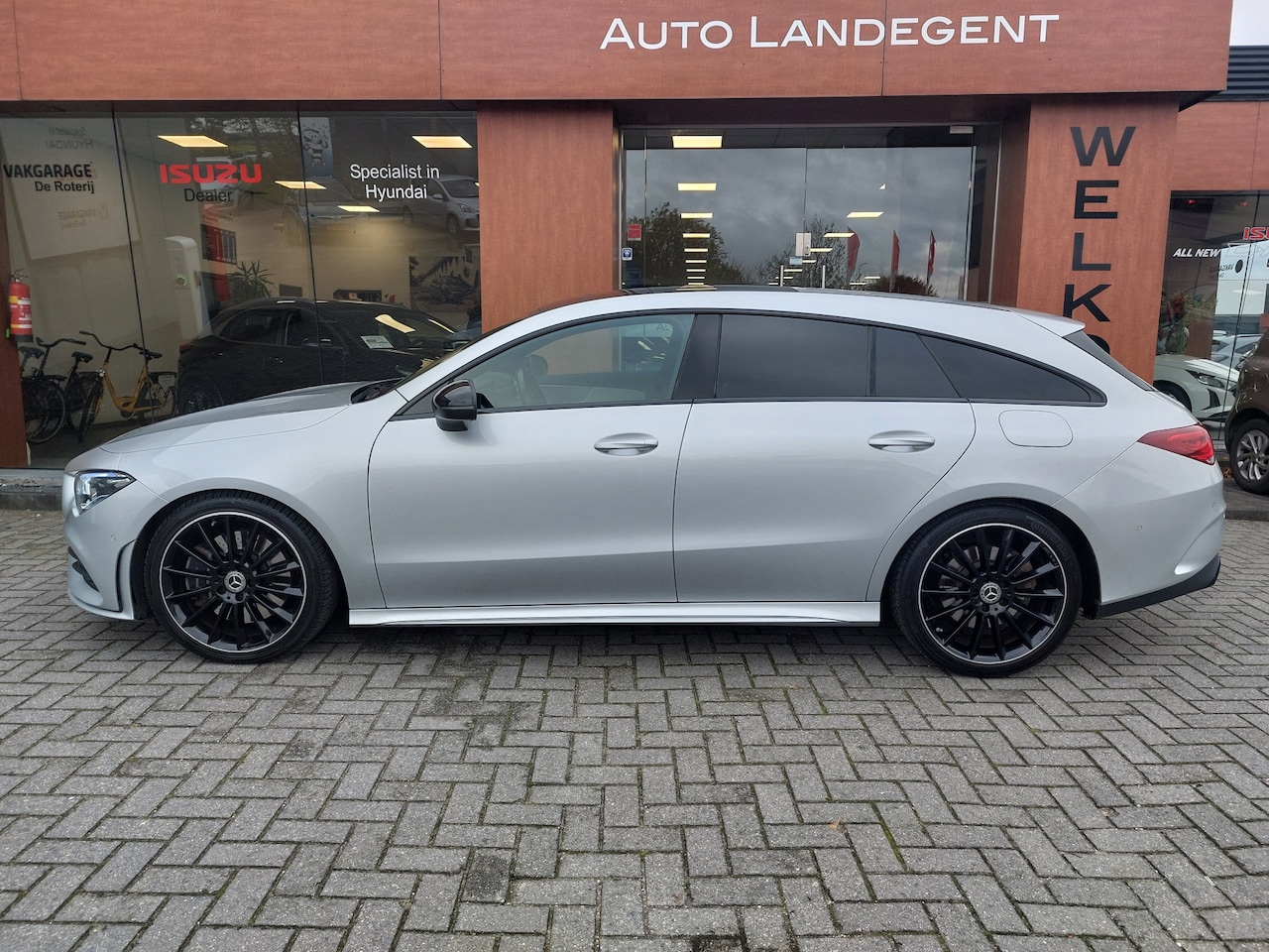 Mercedes-Benz CLA-klasse Shooting Brake - 250 Premium Plus | Zeer rijk uitgerust - AutoWereld.nl