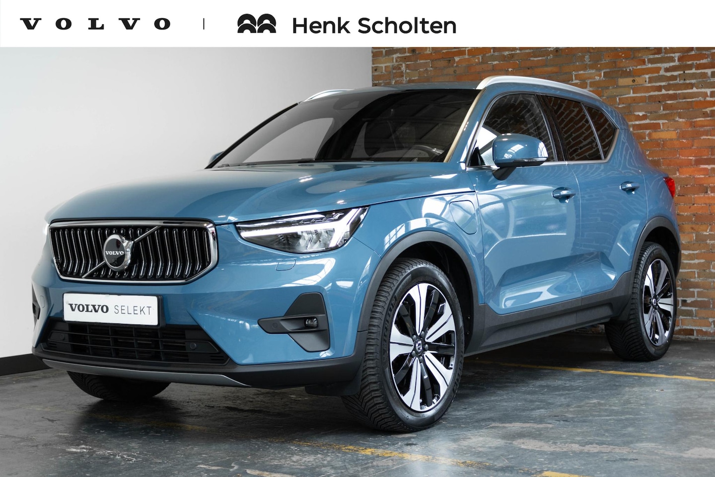 Volvo XC40 - T4 Recharge Inscription | Panoramadak | 360° Parkeercamera | Parkeersensoren voor + achter - AutoWereld.nl