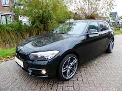 BMW 1-serie - 116i Sport 5-deurs 109pk Clima Cruise Navi PDC Historie