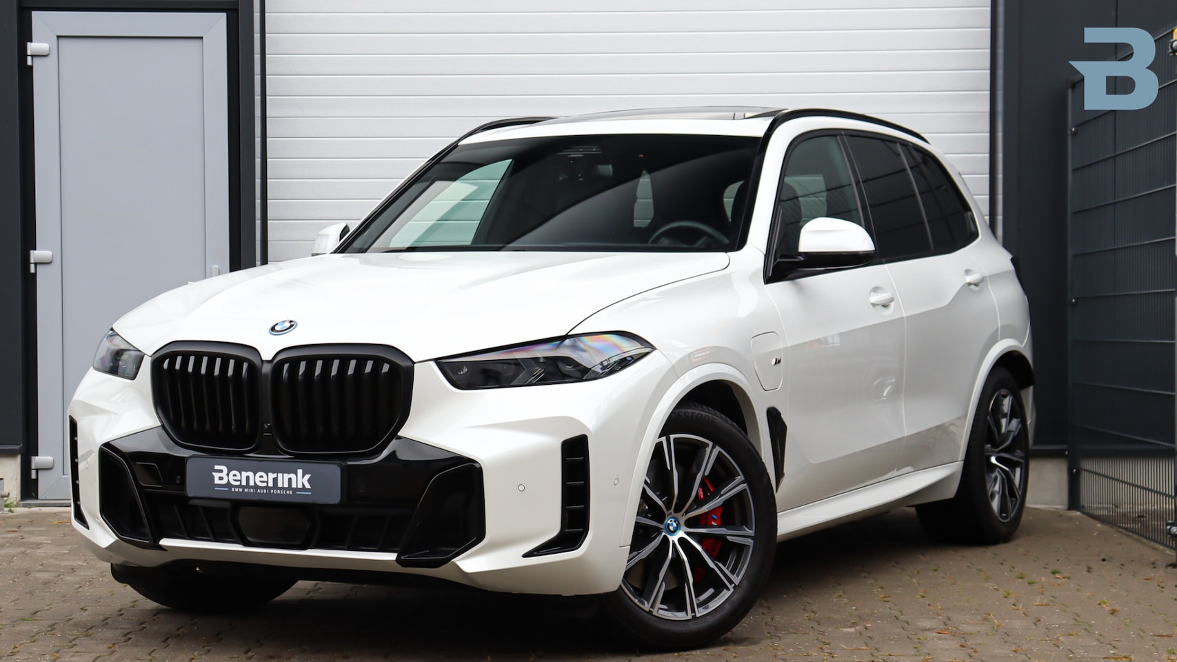 BMW X5 - xDrive50e M-Sport Pro | Stoelventilatie | Harman/Kardon | Panoramadak | Head-up | Trekhaak - AutoWereld.nl