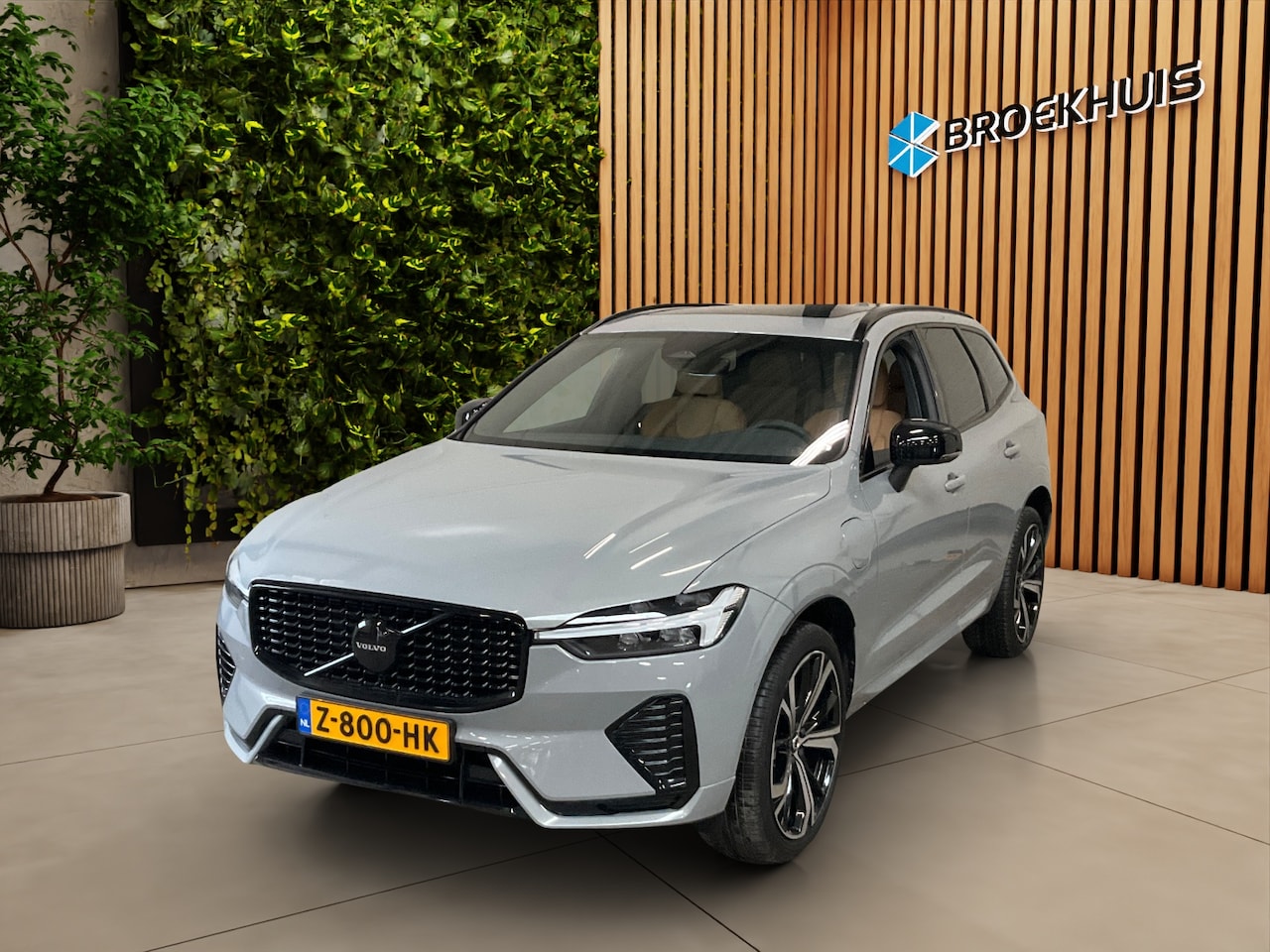 Volvo XC60 - 2.0 T6 Plug-in hybrid AWD Plus Dark | Harman/Kardon | Panoramadak | Memory | Camera | Adap - AutoWereld.nl