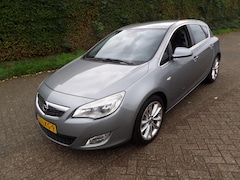 Opel Astra - Opelastra1.6 Cosmo airco navi vol leer