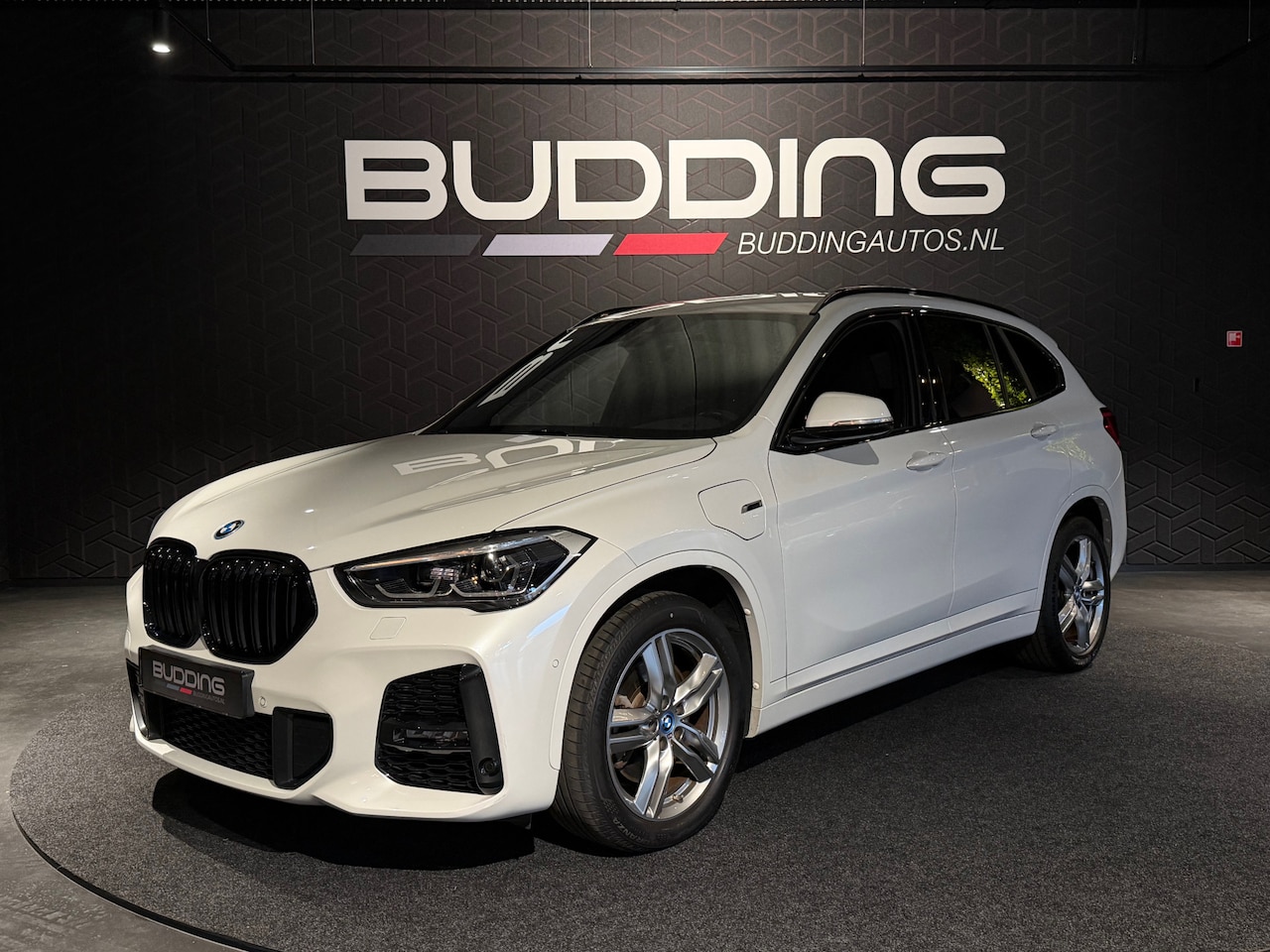 BMW X1 - xDrive25e eDrive Ed | M-sport | Trekhaak | CarPlay - AutoWereld.nl