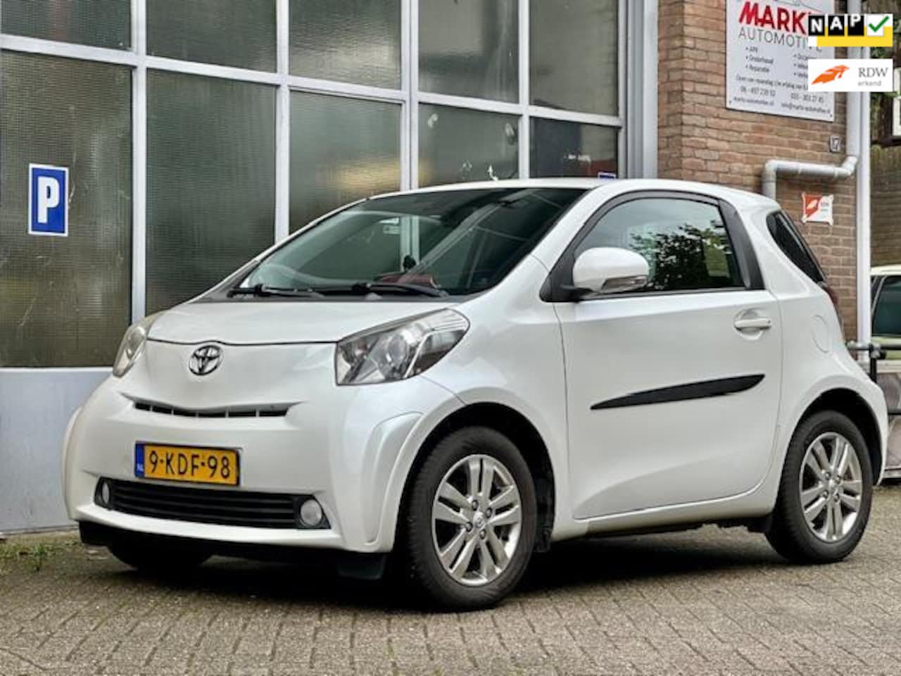 Toyota iQ - 1.0 VVTi Aspiration 1.0 VVTi Aspiration - AutoWereld.nl