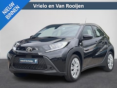 Toyota Aygo X - 1.0 VVT-i MT Play NIEUW | Airco | ACC | Camera | Stoelverwarming | DAB | ( Vesteging - Nie
