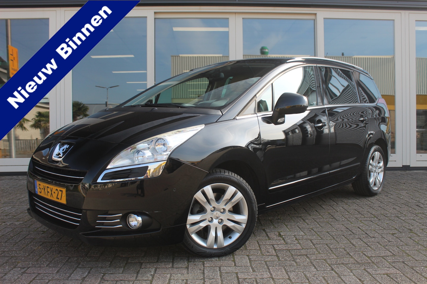 Peugeot 5008 - 1.6 THP Blue Lease Executive 7p. 1.6 THP Blue Lease Executive 7p, Cruise Control, Panoramadak, Climate Control, Trekhaak Af - AutoWereld.nl