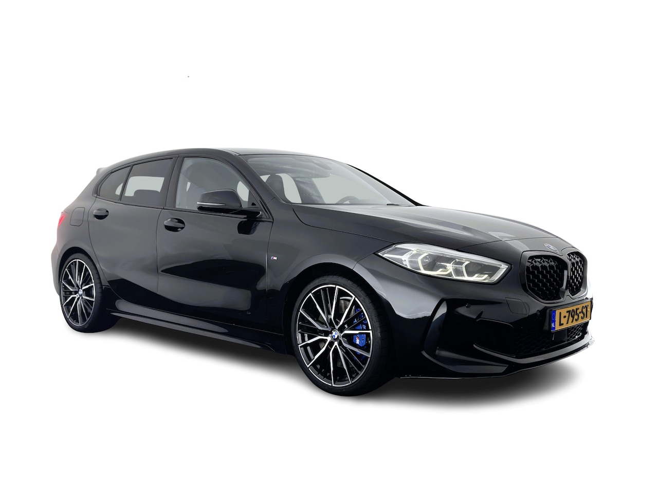 BMW 1-serie - M135i xDrive High Executive Aut. *HEAD-UP | FULL-LED | HEATED-SPORTSEATS | SHIFT-PADDLES | - AutoWereld.nl