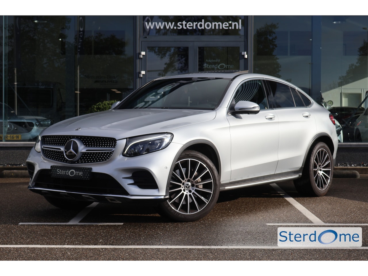 Mercedes-Benz GLC-klasse Coupé - 250 4MATIC AMG Premium Plus l Schuif- Kanteldak l DISTRONIC l Memoy pakket l 360 gr Camera - AutoWereld.nl