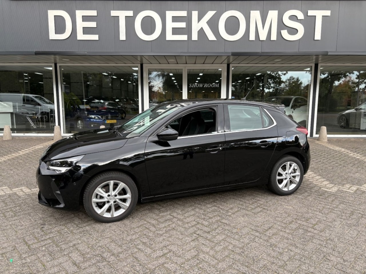 Opel Corsa - 1.2 T Automaat Winterpakket Navigatie app Airco PDC Leder Half - AutoWereld.nl