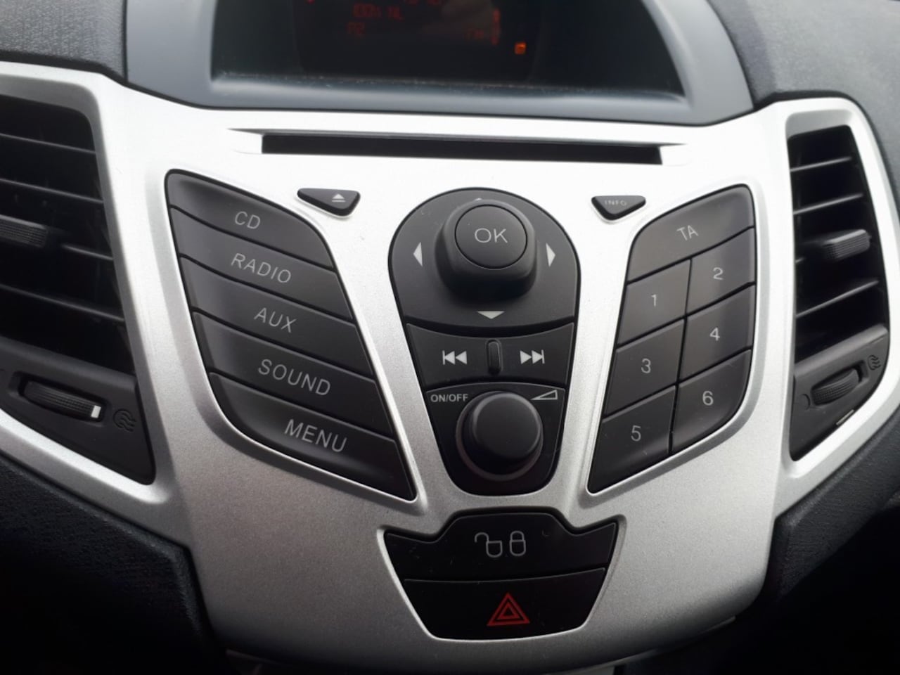 Ford Fiesta - 1.25 Sensation Edition RADIO CD/AIRCO/AUX IN/ELEK RAMEN+SPIEGELS