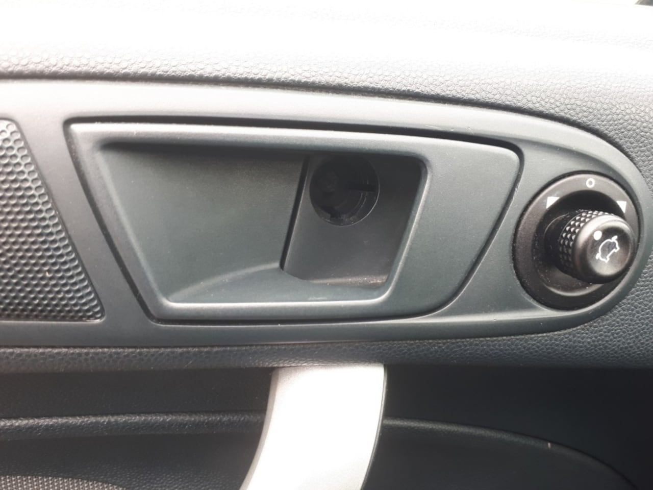 Ford Fiesta - 1.25 Sensation Edition RADIO CD/AIRCO/AUX IN/ELEK RAMEN+SPIEGELS