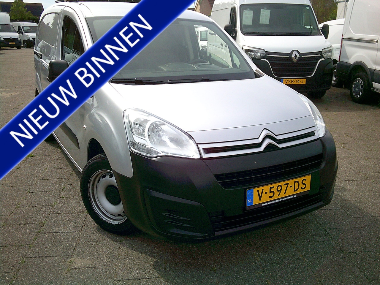 Citroën Berlingo - 1.6 BlueHDI 75 Comfort VOORZIEN VAN TREKHAAK+IJSKOUDE AIRCO !! - AutoWereld.nl