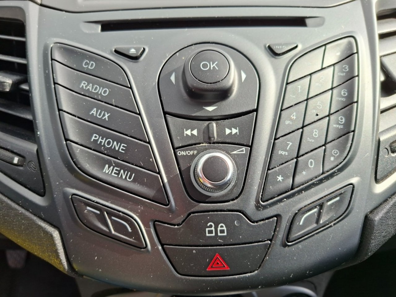 Ford Fiesta - 1.0 Champion RADIO CD/AIRCO/ELEC RAMEN V+A/PDC/STOELVERW/LMV