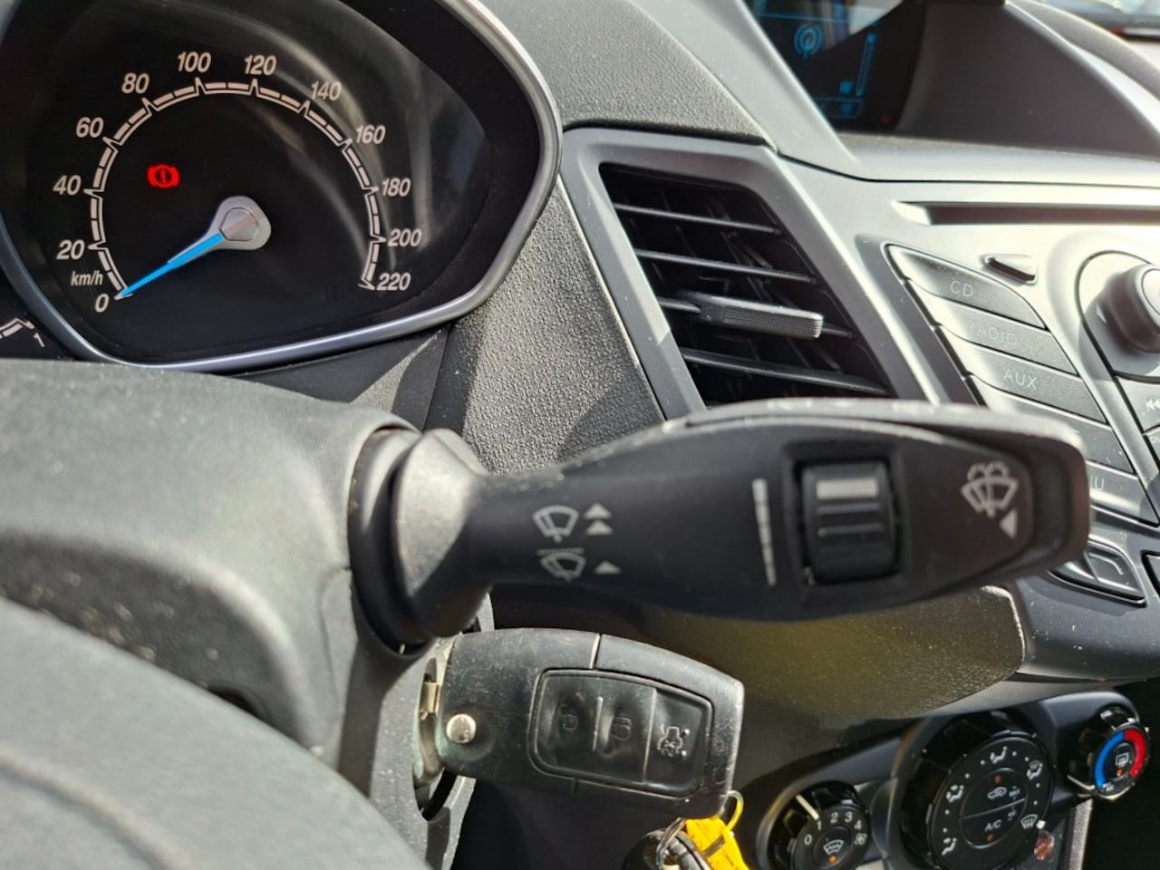 Ford Fiesta - 1.0 Champion RADIO CD/AIRCO/ELEC RAMEN V+A/PDC/STOELVERW/LMV