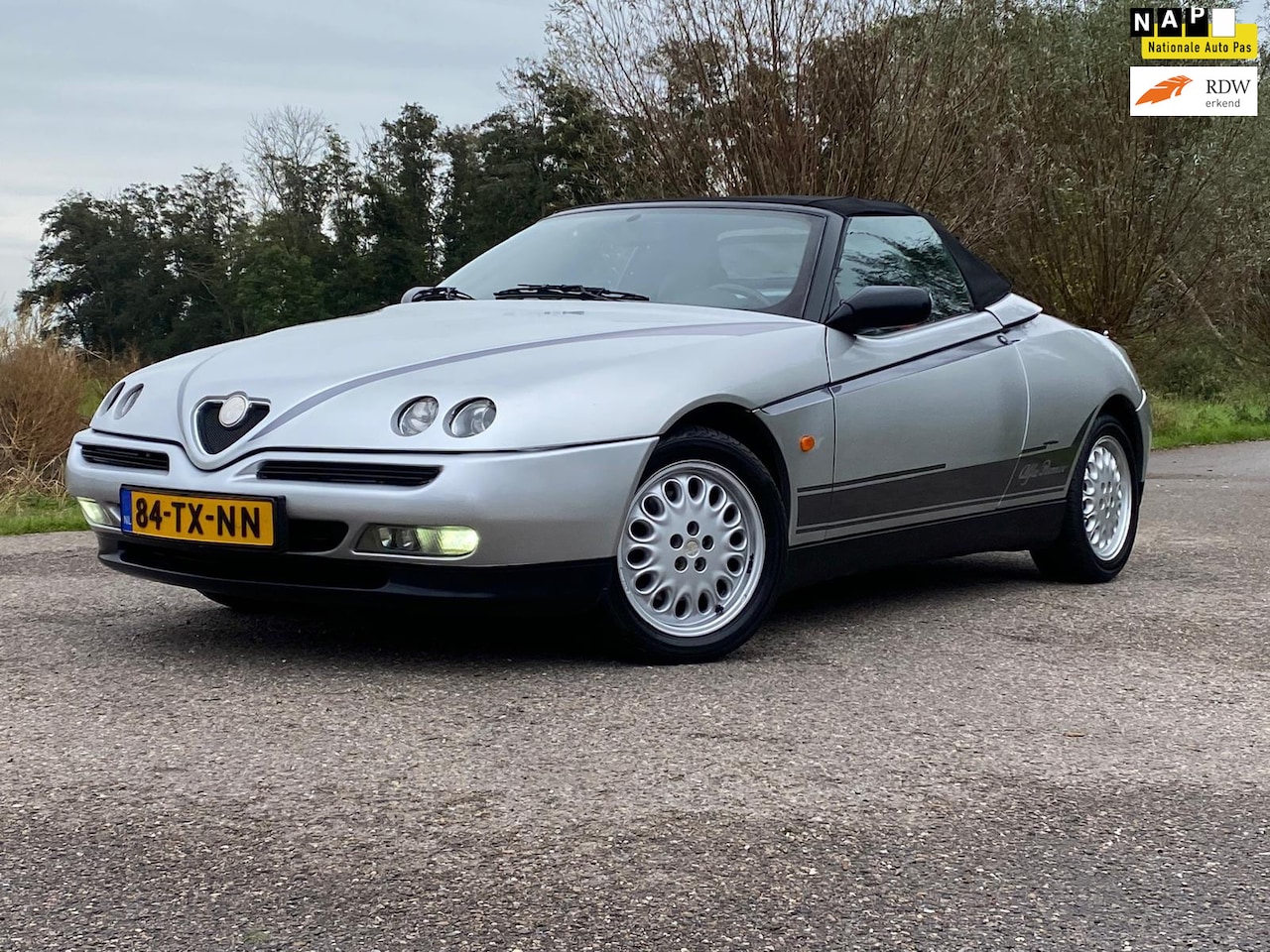 Alfa Romeo Spider - 2.0-16V T.Spark L CABRIO Airco NAP Zwart-Leder Nieuwe apk - AutoWereld.nl