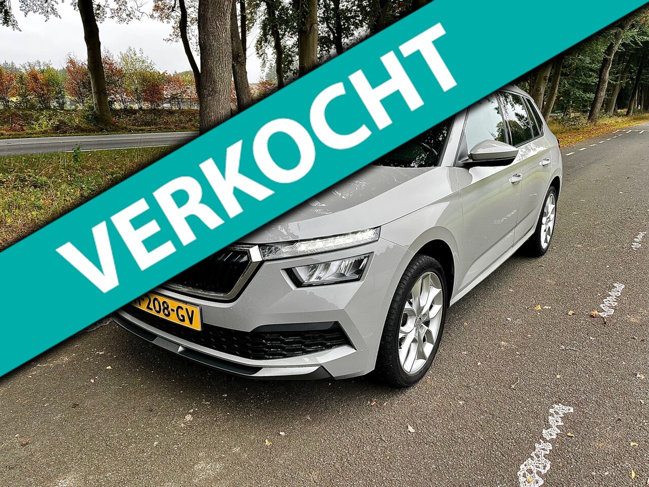 Skoda Kamiq - 1.0 TSI Sport Busines LED|Panoramadak|Nardo Grey - AutoWereld.nl