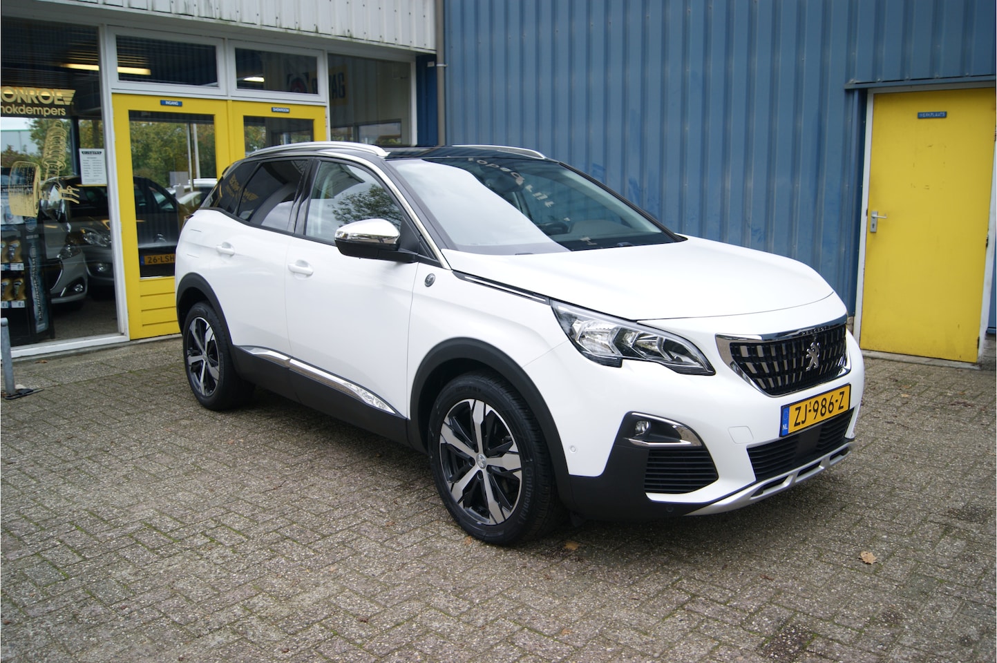 Peugeot 3008 - 1.2 PureTech Crossway 1.2 PureTech Crossway, 130 pk Automaat, Airco/ECC, Navi, Camera, Pano, MOOI!!! - AutoWereld.nl