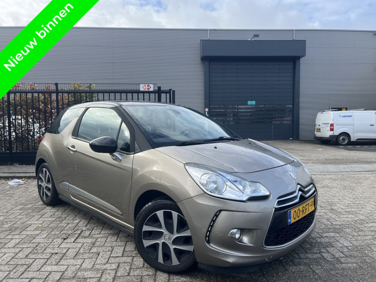 Citroën DS3 - 1.6 e-HDi So Chic Clima Navi Bluetooth - AutoWereld.nl