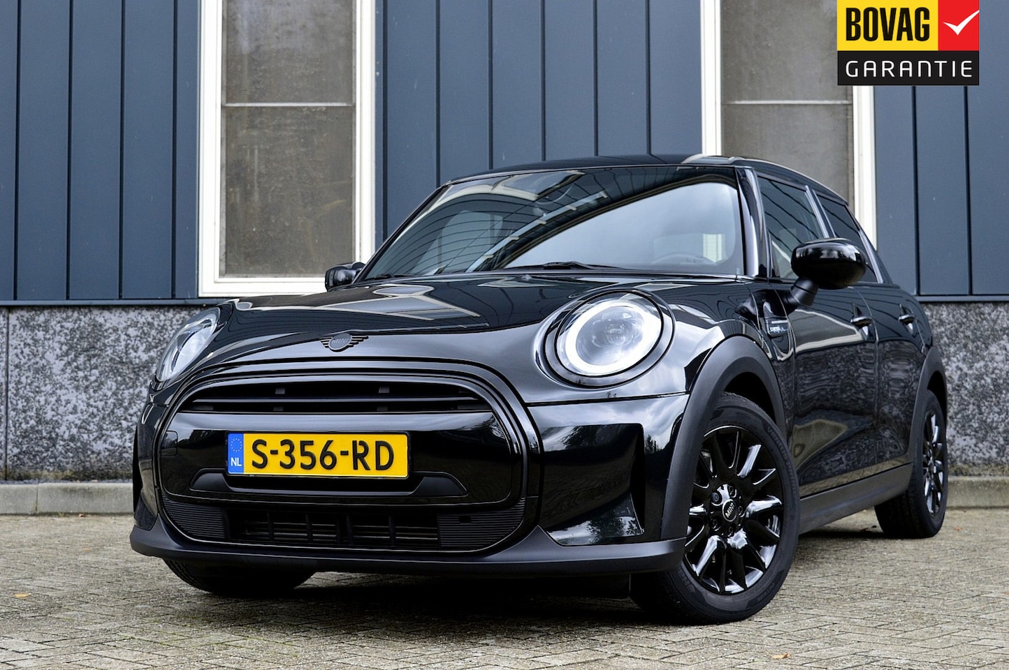 MINI Cooper - Mini 1.5 Camden Go Edition Rijklaarprijs-Garantie Sport Interieur Led Camera Navigatie App - AutoWereld.nl