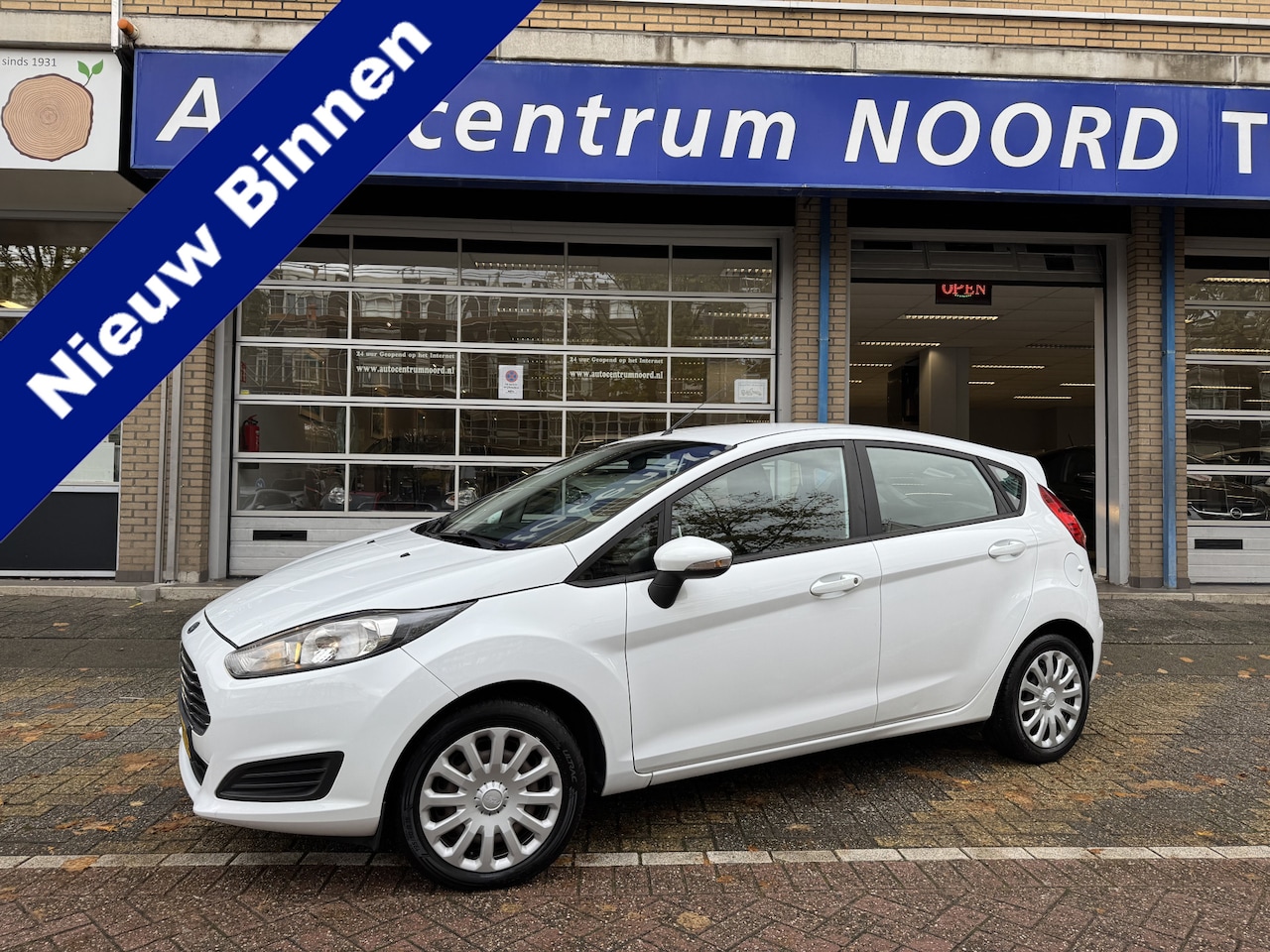 Ford Fiesta - 1.0 Style NAP | Nieuwe Distributieriem | Navigatie | Cruise Control | 5-deurs  | Dealerond - AutoWereld.nl