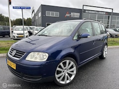 Volkswagen Touran - 1.6-16V FSI 7-persoons [ INRUILKOOPJE ]