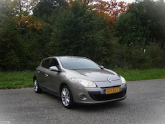 Renault Mégane - 1.6 Celsium . 5 Deurs . Airco . Cruiscontrol . Navigatie . enz
