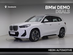BMW iX1 - eDrive20 67 kWh M-Sport | 19" | Trekhaak | Panorama | Premium Pack | Nu voor 44.895,