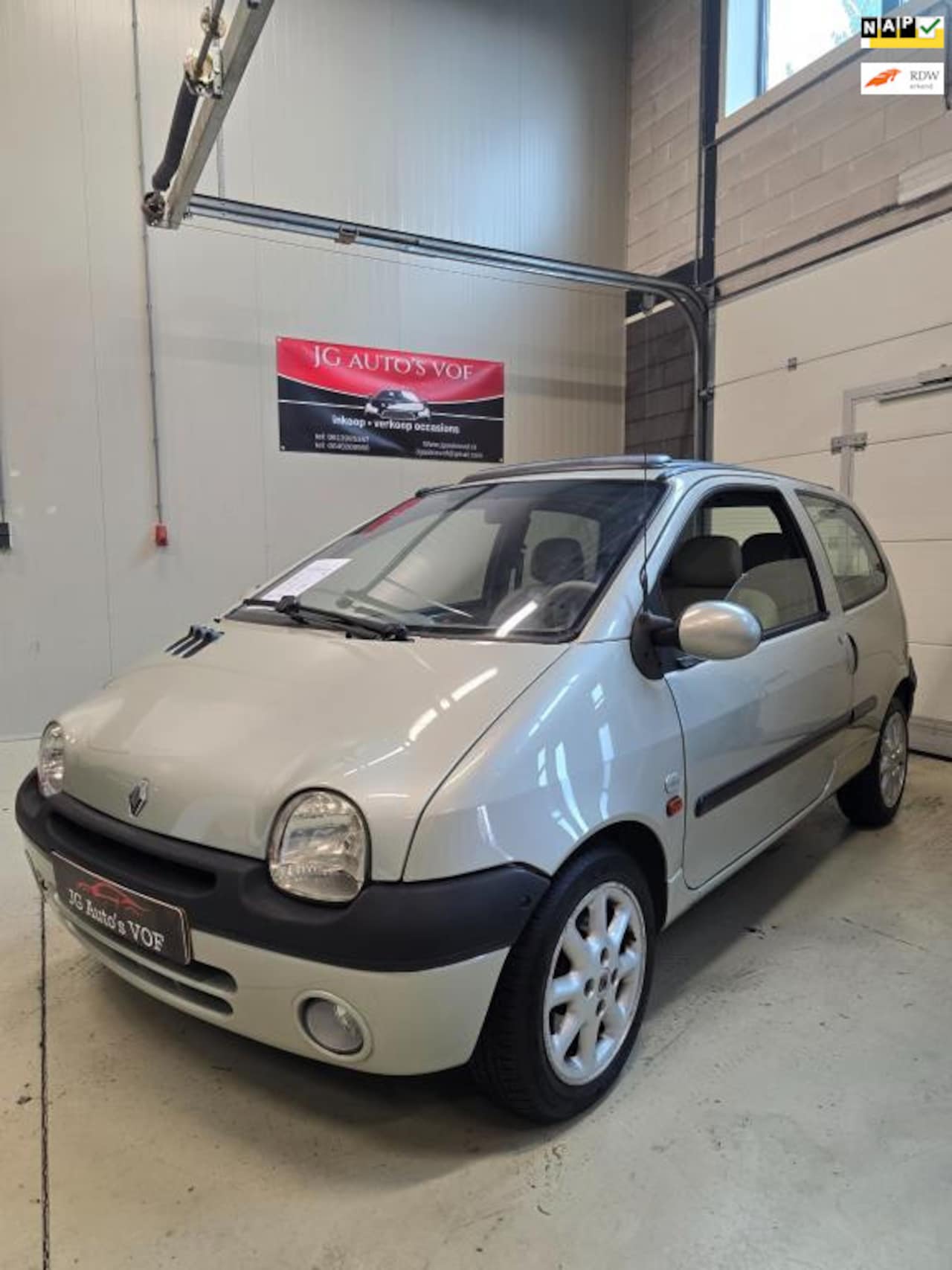 Renault Twingo - 1.2-16V Epicéa leder interieur/airco/panoramadak - AutoWereld.nl