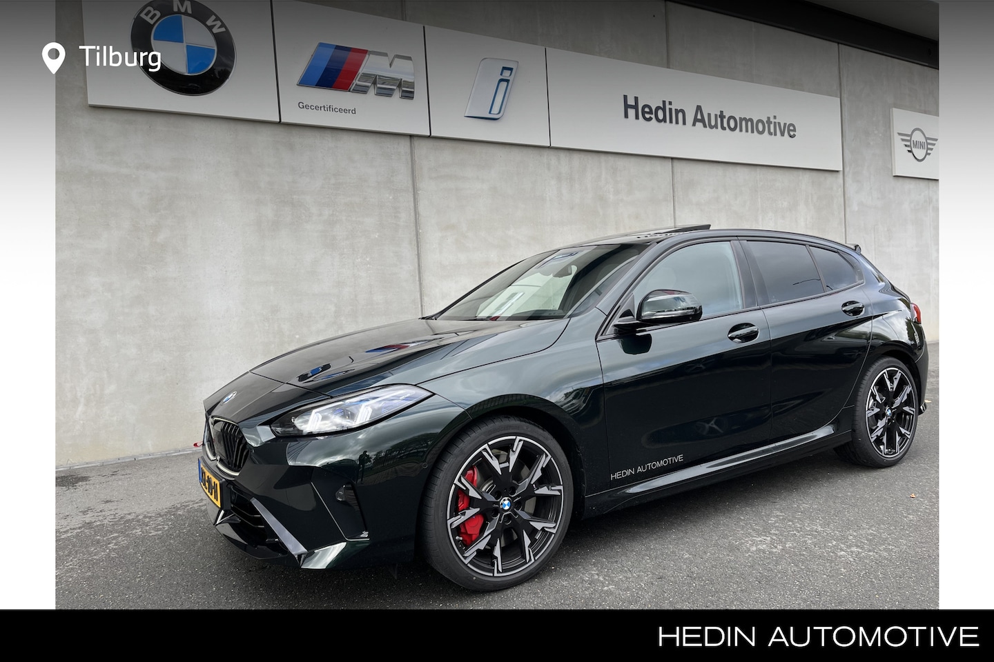 BMW 1-serie - 120 M Sport Design Edition | Dark Emerald Metallic Individual Kleur | Glazen Panoramadak | - AutoWereld.nl