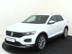 Volkswagen T-Roc - 1.5 TSI Sport | Trekhaak | Digital cockpit Pro | LED verlichting | Navigatie | Adaptieve c