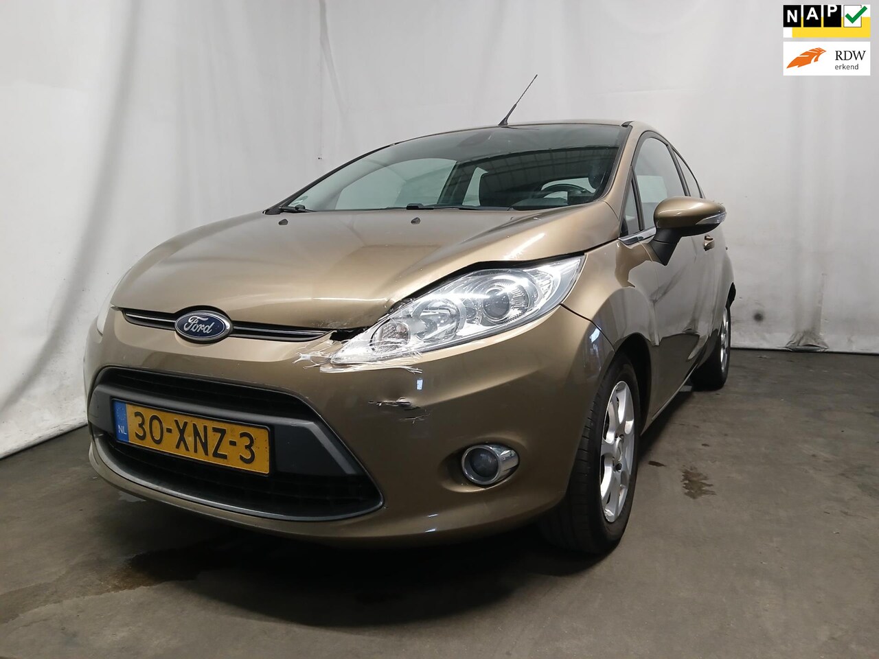 Ford Fiesta - 1.6 TDCi ECOnetic Lease Titanium - Front Schade - AutoWereld.nl